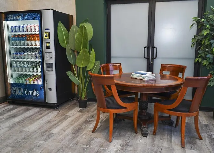 Apartment Group-friendly 5br Near Mccormick - Sleeps 12