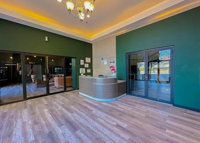 Group-friendly 5br Near Mccormick - Sleeps 12 Apartment *