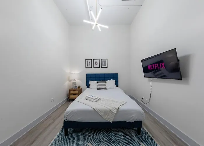 Apartment Group-friendly 5br Near Mccormick - Sleeps 12
