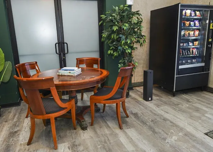 Group-friendly 5br Near Mccormick - Sleeps 12 *