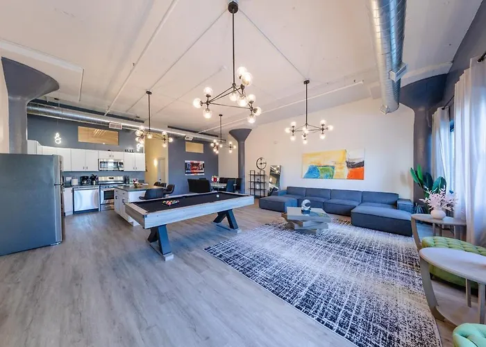 Group-friendly 5br Near Mccormick - Sleeps 12 *